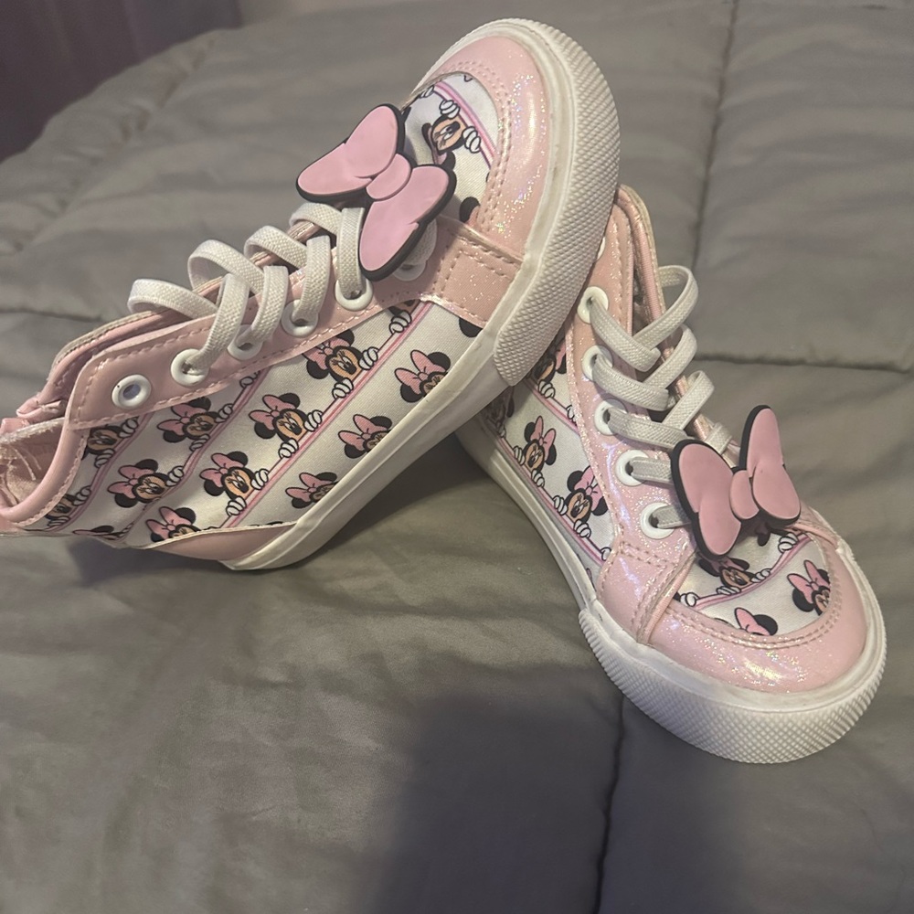 Minnie Mouse girls shoes